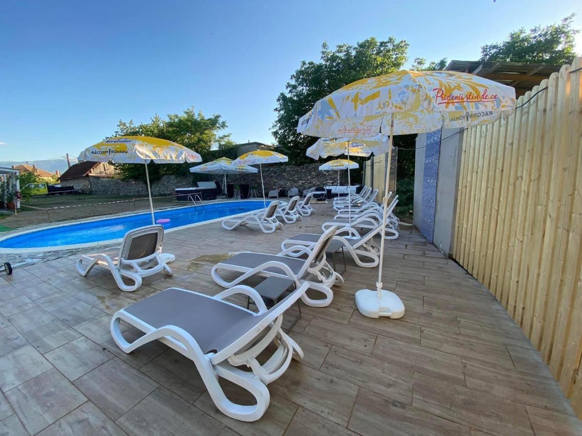 La Mosie Hotel Haţeg Екстериор снимка
