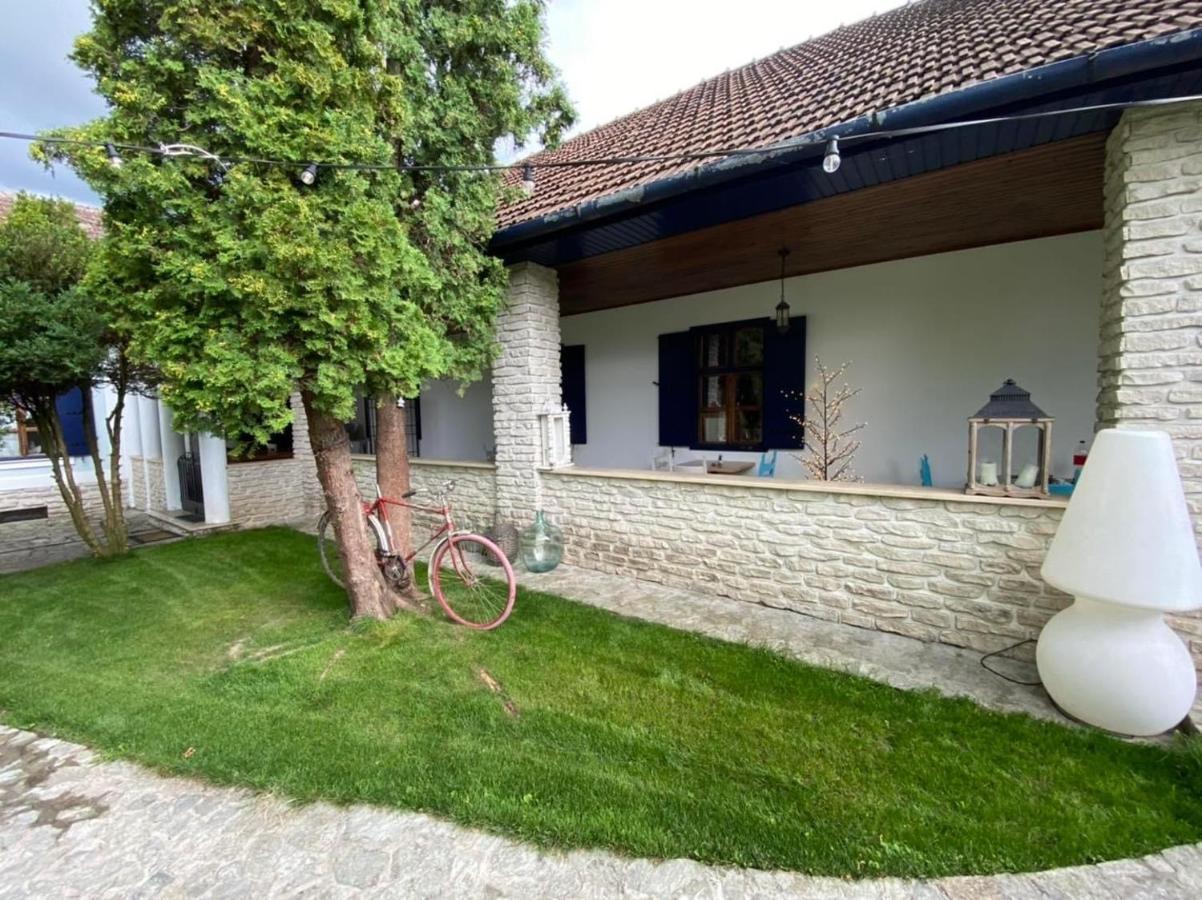 La Mosie Hotel Haţeg Екстериор снимка