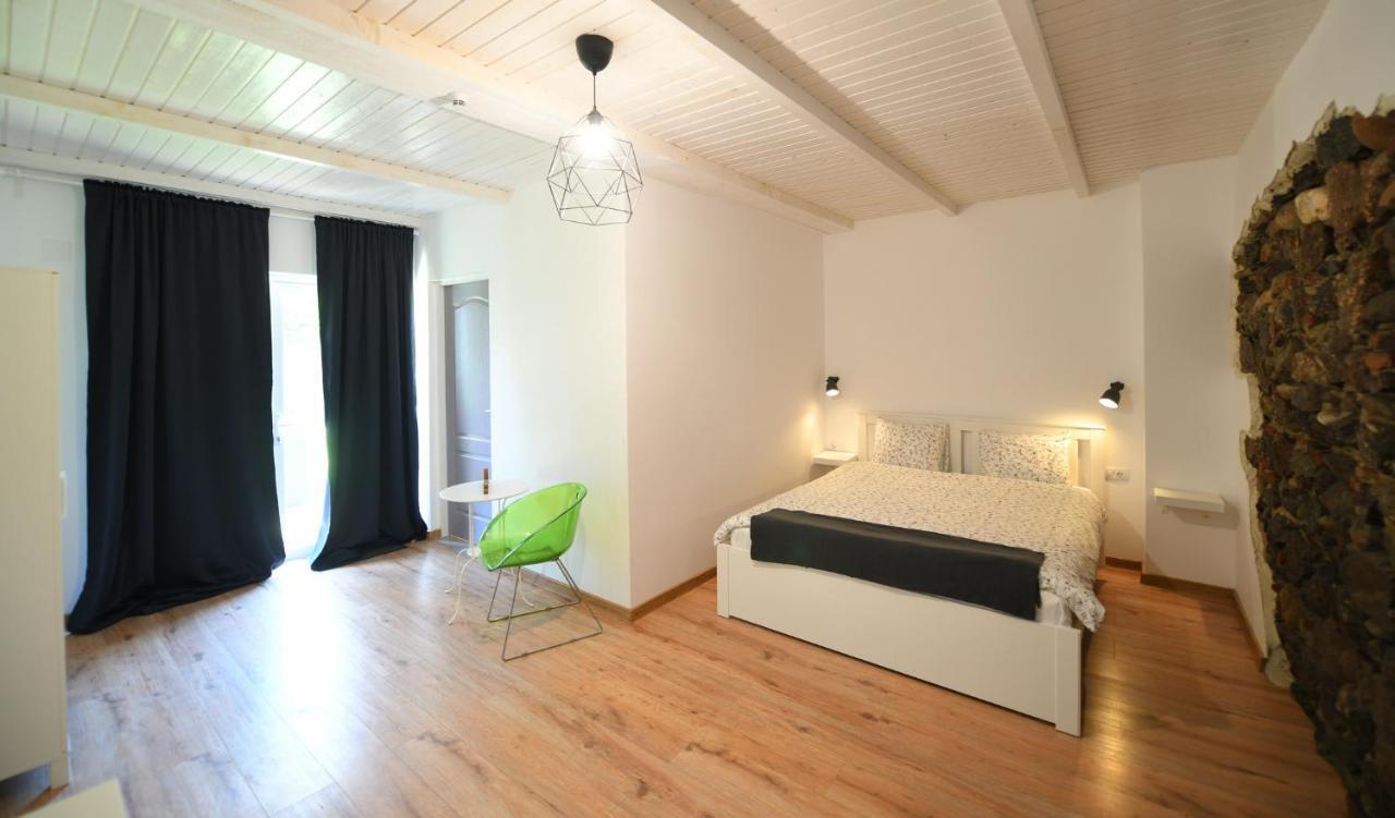 La Mosie Hotel Haţeg Екстериор снимка