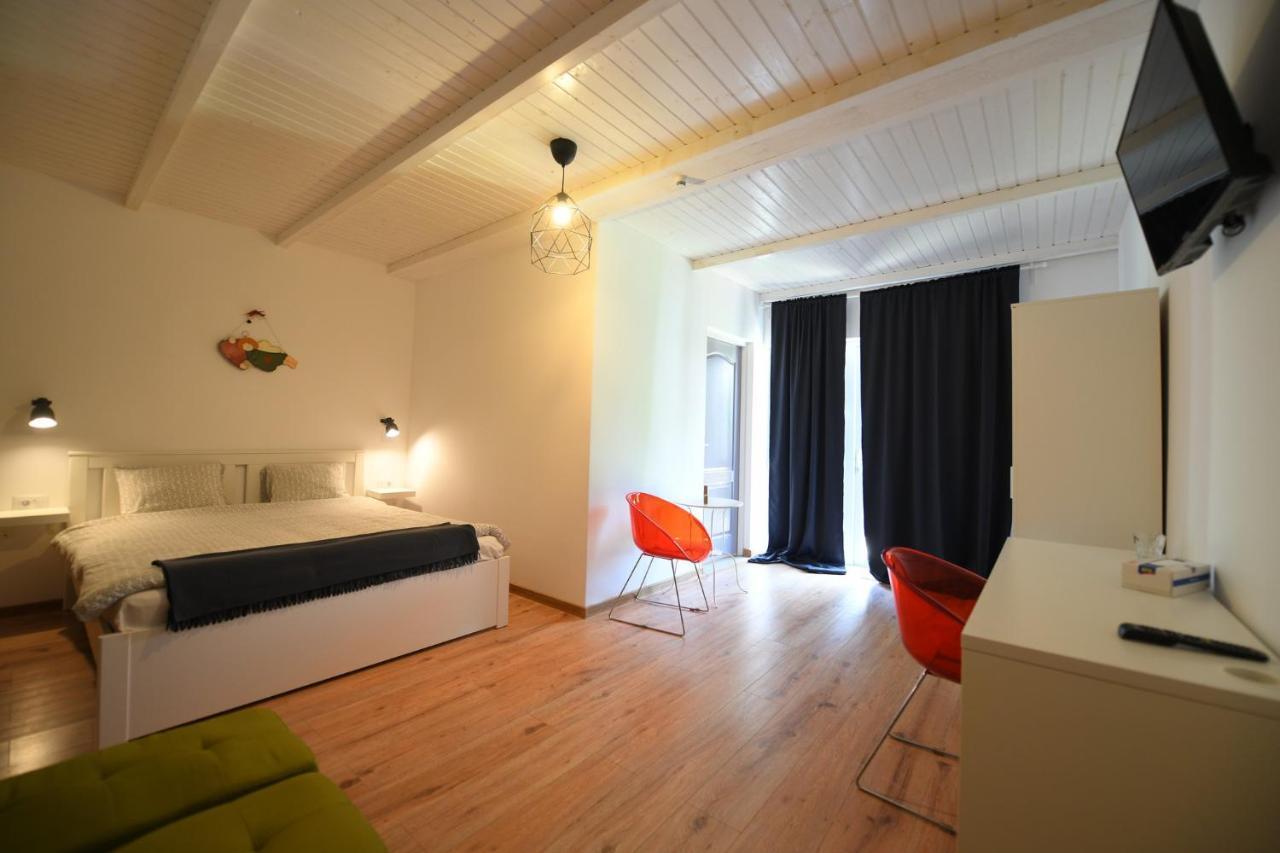 La Mosie Hotel Haţeg Екстериор снимка